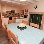 Holiday home Crumble's York